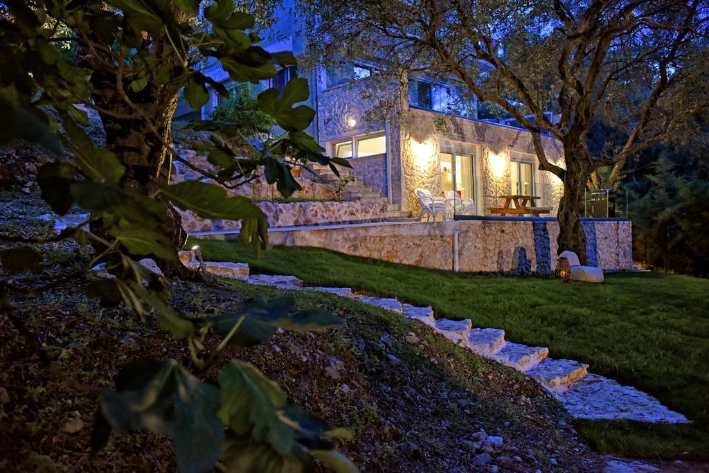Mavres Luxury Studio Agios Matthaios  Luaran gambar