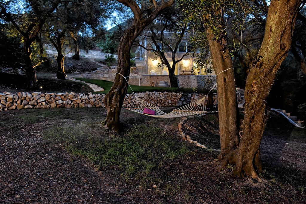 Mavres Luxury Studio Agios Matthaios  Luaran gambar