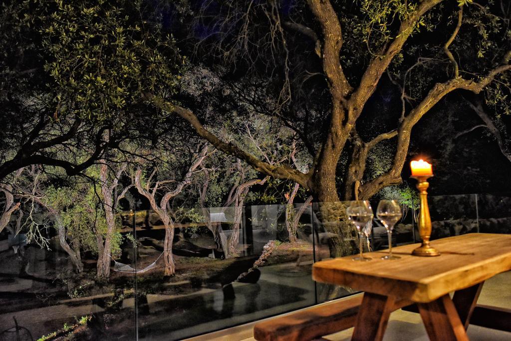 Mavres Luxury Studio Agios Matthaios  Luaran gambar